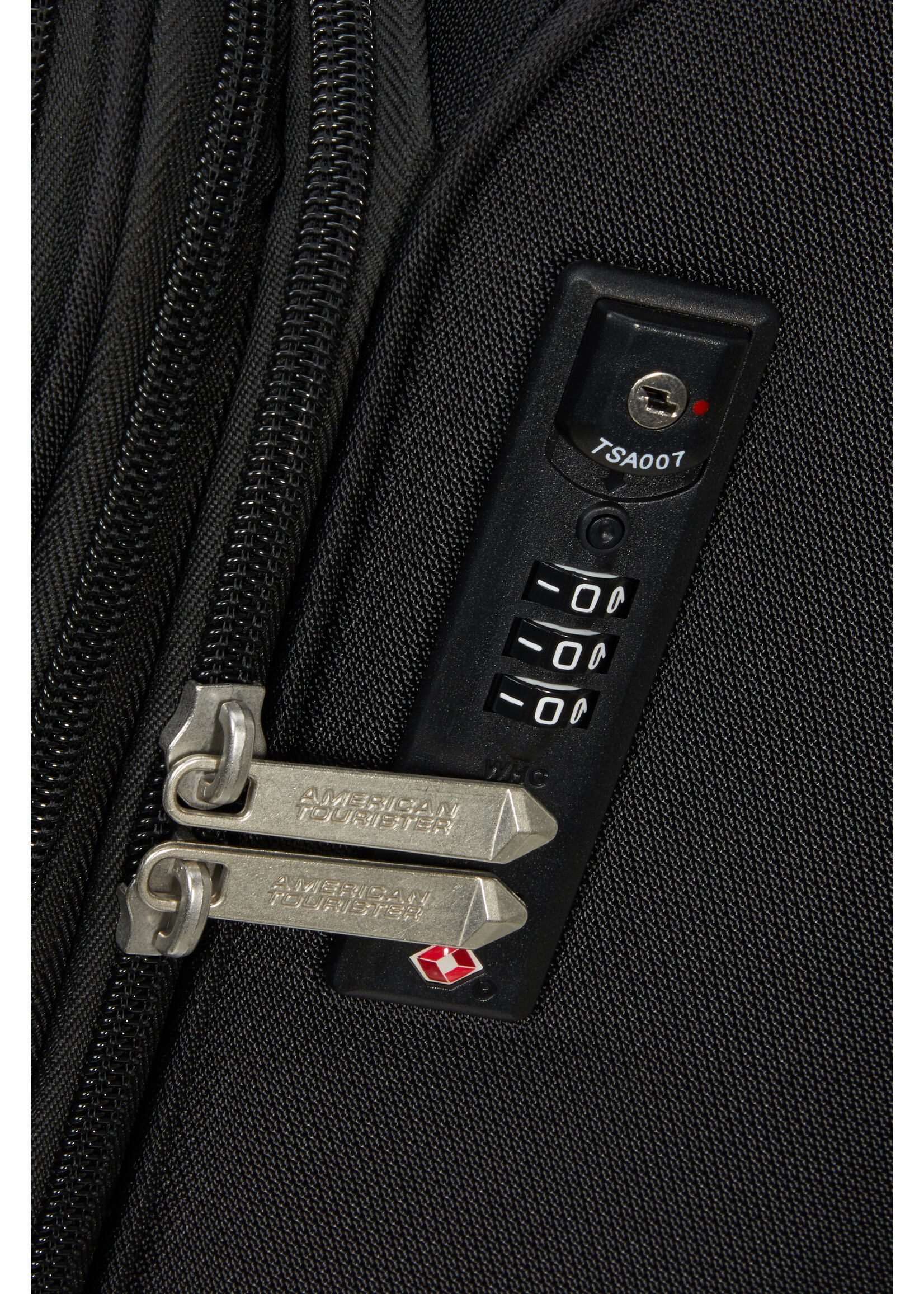 AMERICAN TOURISTER SUMMERRIDE SPINNER S EXP BLACK