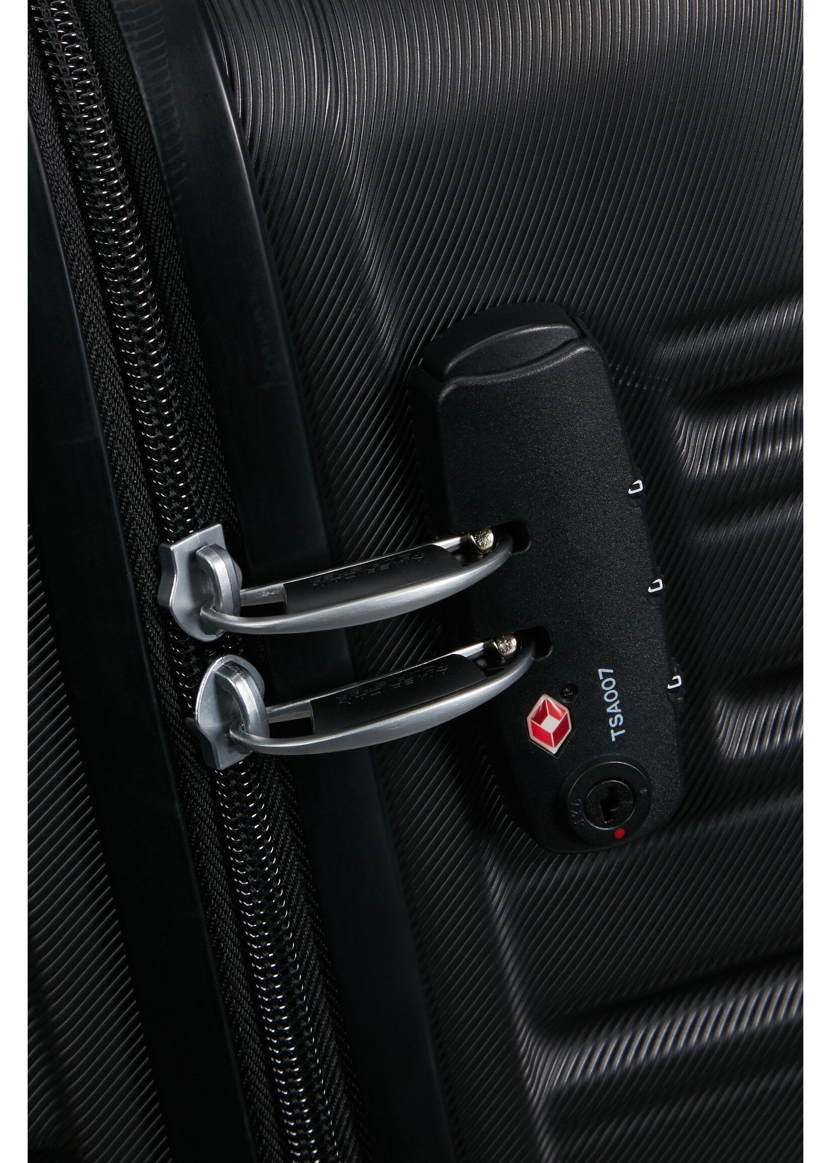 AMERICAN TOURISTER FLASHLINE SPINNER 55 L 35 SHADOW BLACK