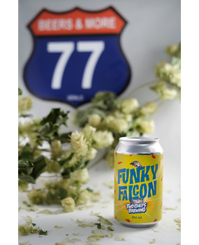 Two Chefs Brewing Two Chefs Brewing Funky Falcon Pale Ale Blik 33cl 5.2% Two Chefs Brewing Two Chefs Brewing Funky Falcon Pale Ale Blik 33cl 5.2%