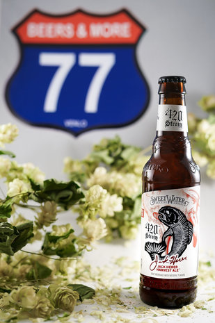 Sweetwater Brewing Company Sweetwater Brewing Company 420 Strain Jack Herer Pale Ale Fles 33 cl 6,70% Sweetwater Brewing Company Sweetwater Brewing Company 420 Strain Jack Herer Pale Ale Fles 33 cl 6,70%