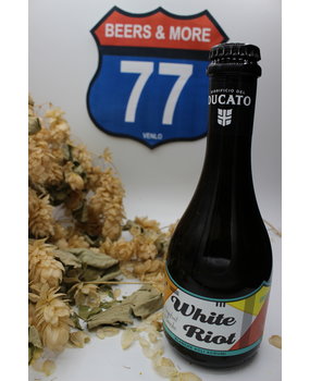 Birrificio del Ducato Birrificio del Ducato White Riot Witbier Fles 33 cl  4,00% Birrificio del Ducato Birrificio del Ducato White Riot Witbier Fles 33 cl  4,00%