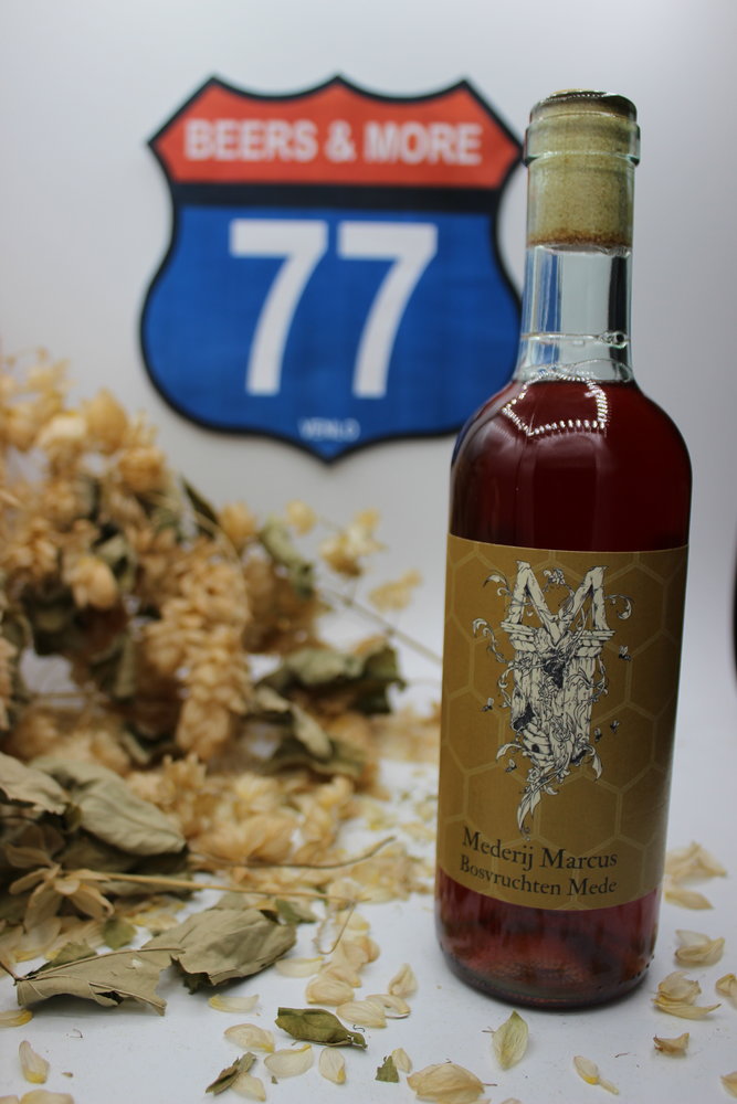 Mederij Marcus Mederij Marcus Mede 2021 honing & Bosvruchten Fles 37.5 cl  12,00% Mederij Marcus Mederij Marcus Mede 2021 honing & Bosvruchten Fles 37.5 cl  12,00%