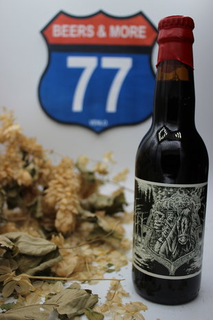 Brouwerij Bliksem Brouwerij Bliksem Mad Mountie Barrel Aged Quadrupel Fles 33 cl  11,00% Brouwerij Bliksem Brouwerij Bliksem Mad Mountie Barrel Aged Quadrupel Fles 33 cl  11,00%