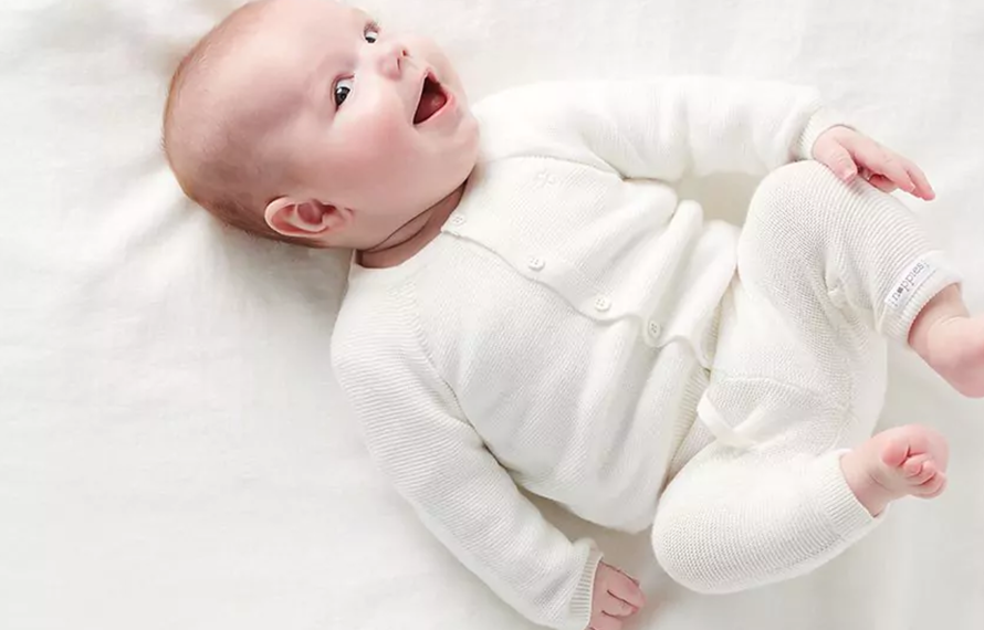 Baby vestjes: kleine kledingstukken, groot comfort