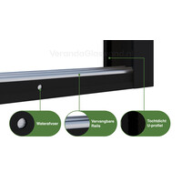 Glazen schuifwand zwart 3 railsysteem met 3 glaspanelen van 103cm tot 303cm breed