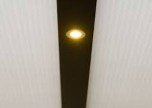 8x Ledspots dimbaar. 2 per ligger