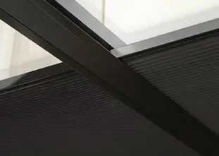 Zonwering  plissé compleet elektrisch bediend. 7 stroken.