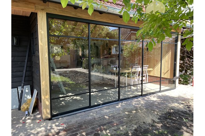 Steellook profielen type C (per glaspaneel) Steellook profielen type C (per glaspaneel)