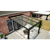 Aluminium overkapping zwart 310cm x 250cm met helder glas dak