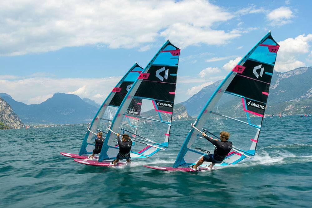 CHECK ONZE WINDSURFSETS