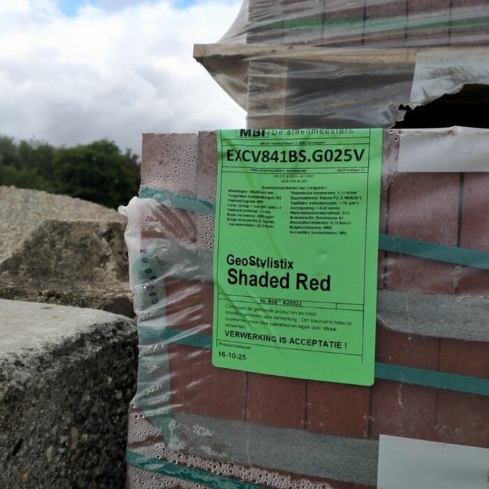 MBI Geostylistix Shaded red 595x95x40mm