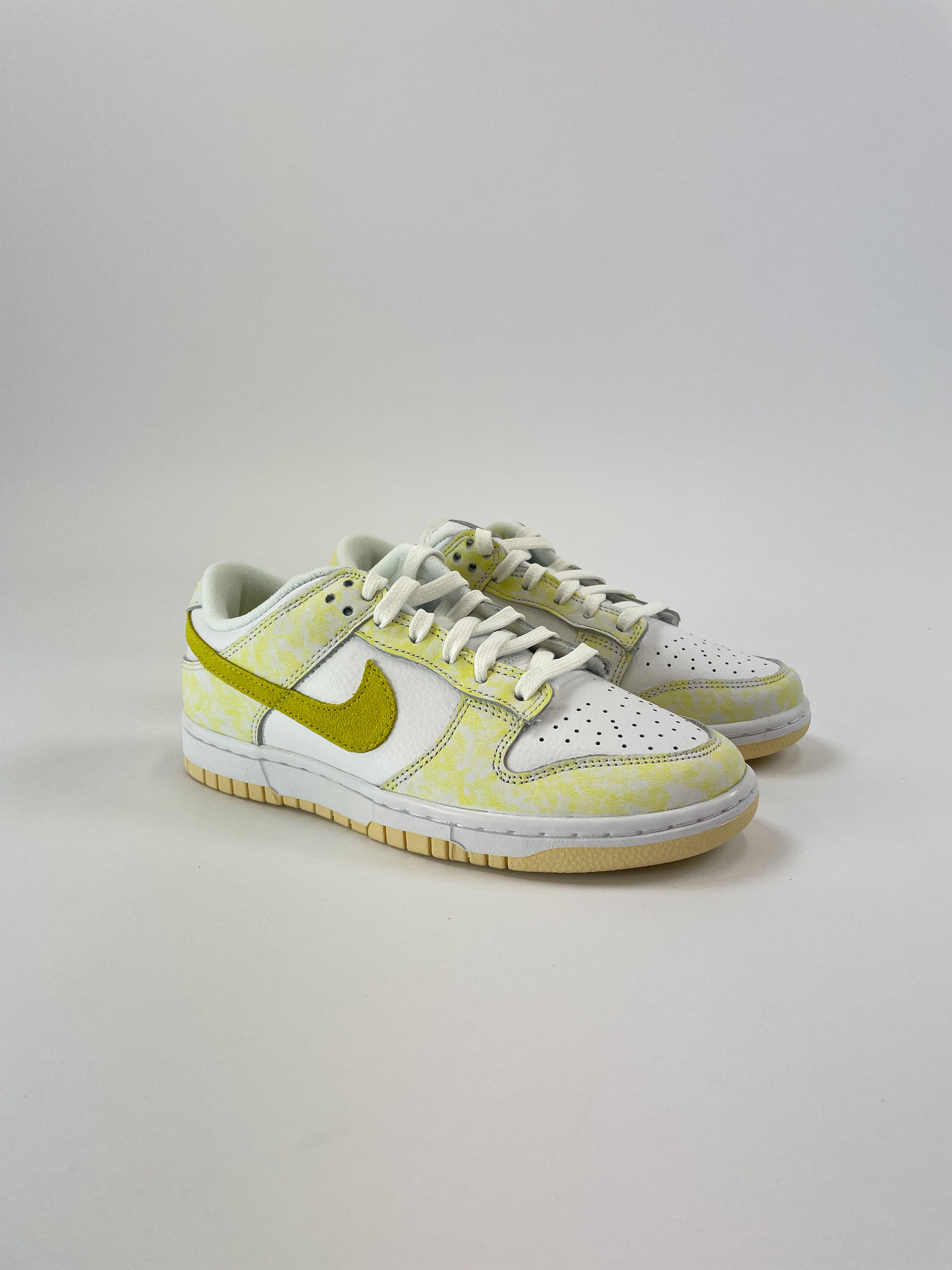 Nike Dunk Low Yellow Strike (W)