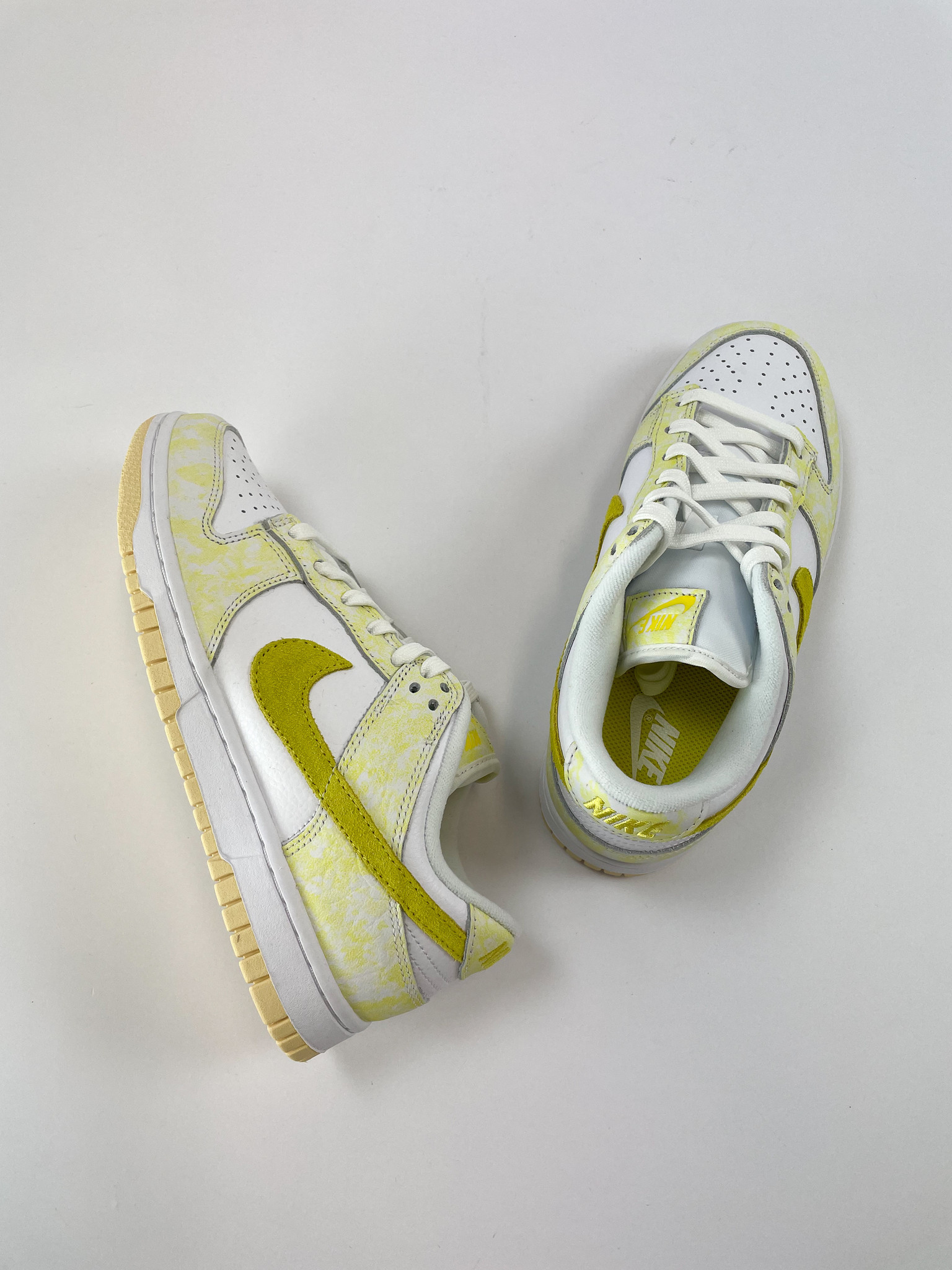 Nike Dunk Low Yellow Strike (W)