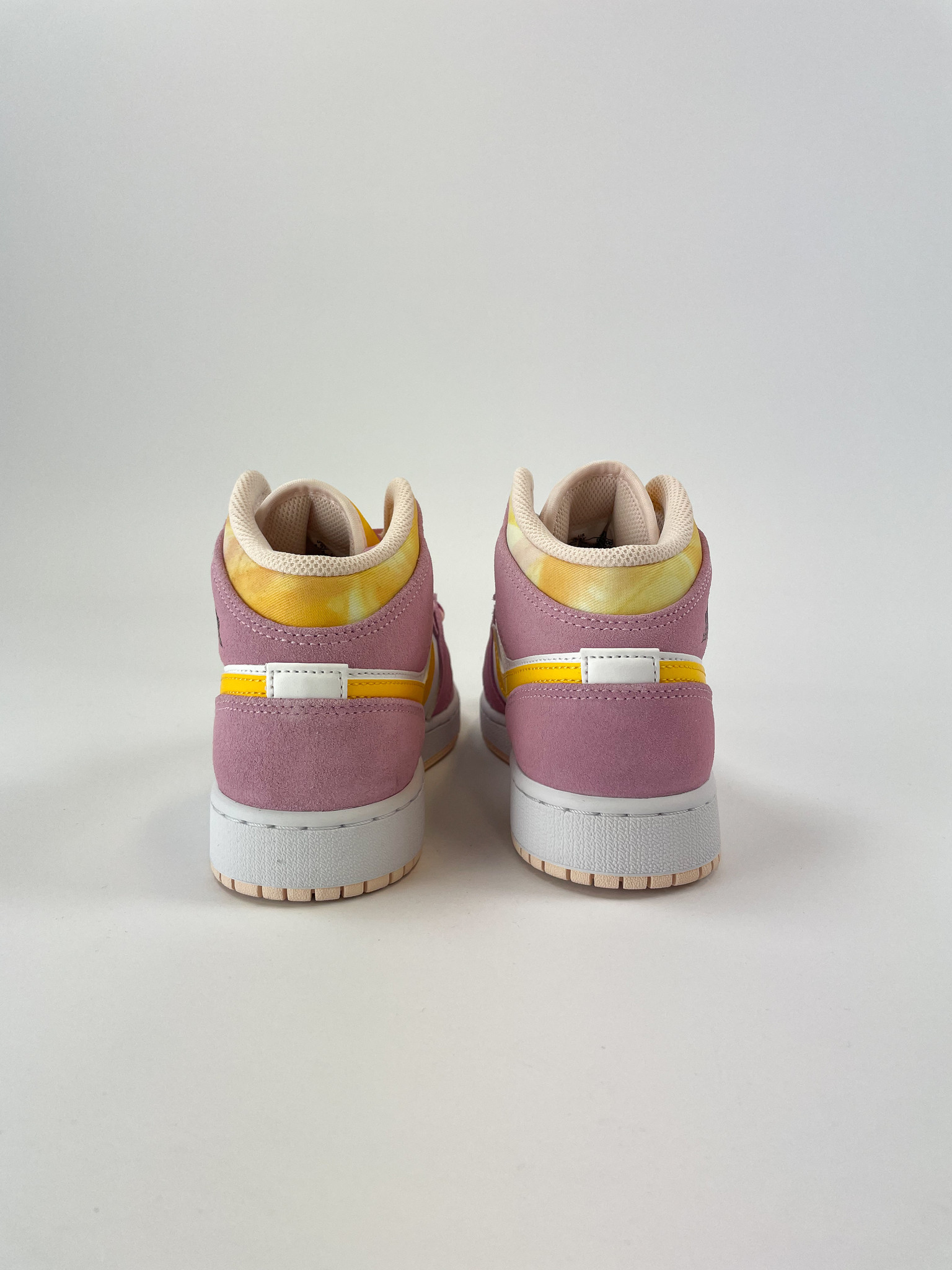 Nike Jordan 1 Mid SE Arctic Pink