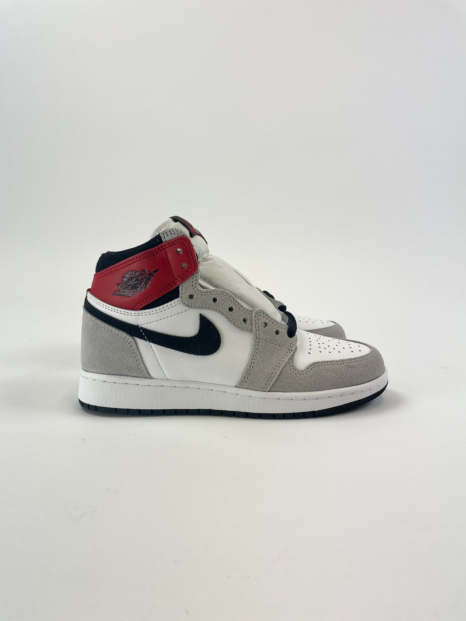 Nike Jordan 1 Retro High Light Smoke Grey