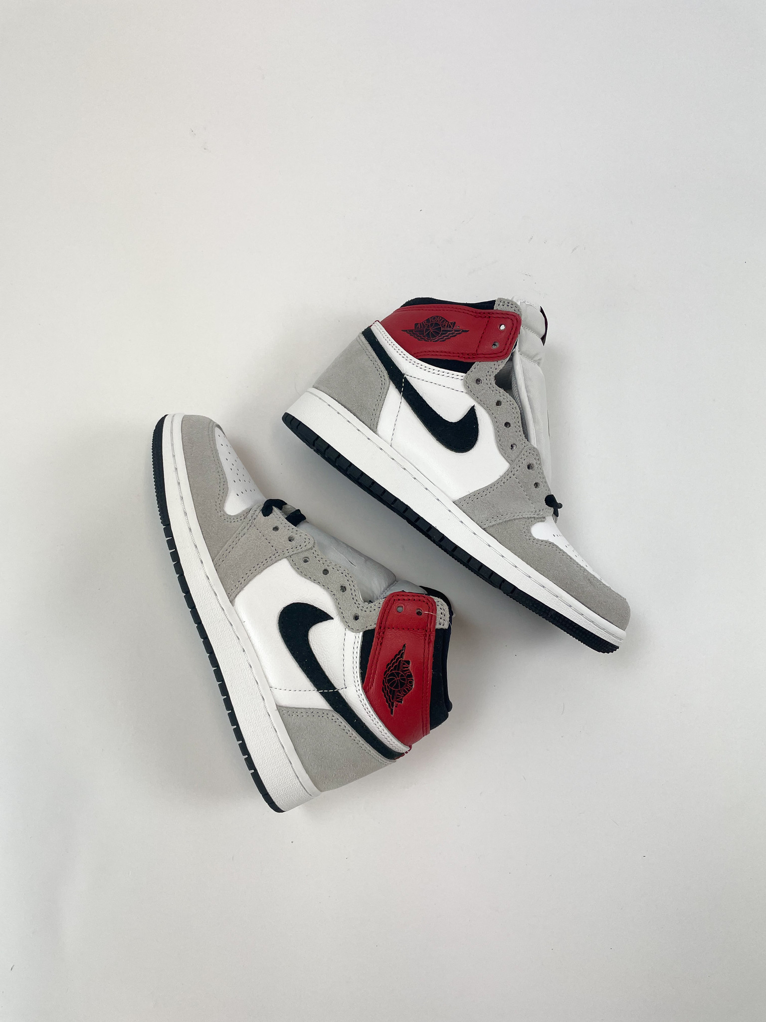 Nike Jordan 1 Retro High Light Smoke Grey