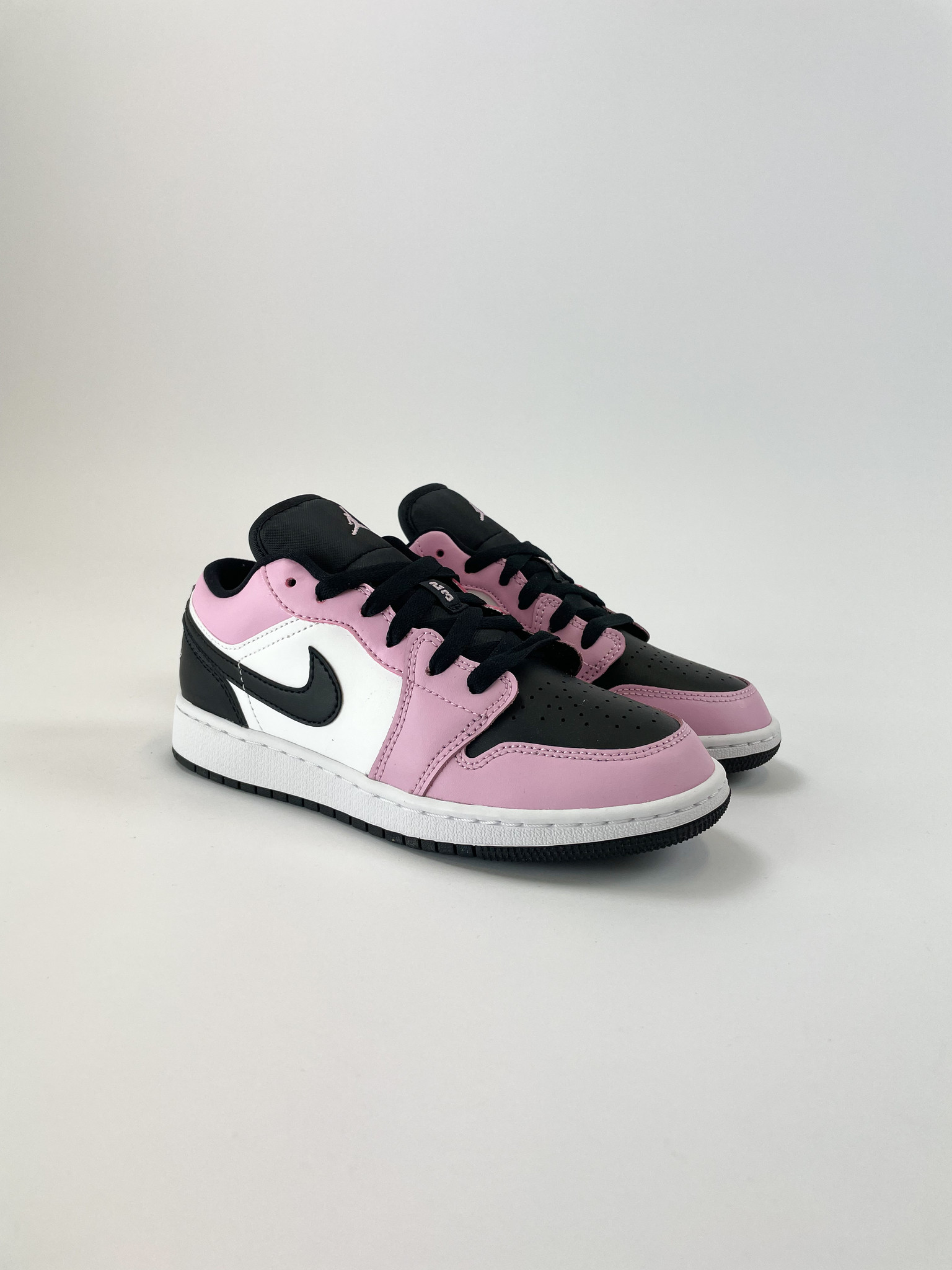 Nike Air Jordan 1 Low White Light Arctic Pink