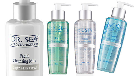 Lavado facial suave para uso diario.