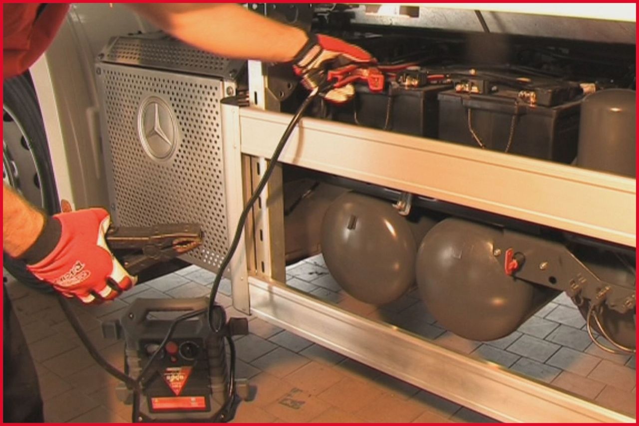 KS Tools 12 +24 V Startbooster - mobiele starthulp 1400 A - 550.1720, foto 5 van 6