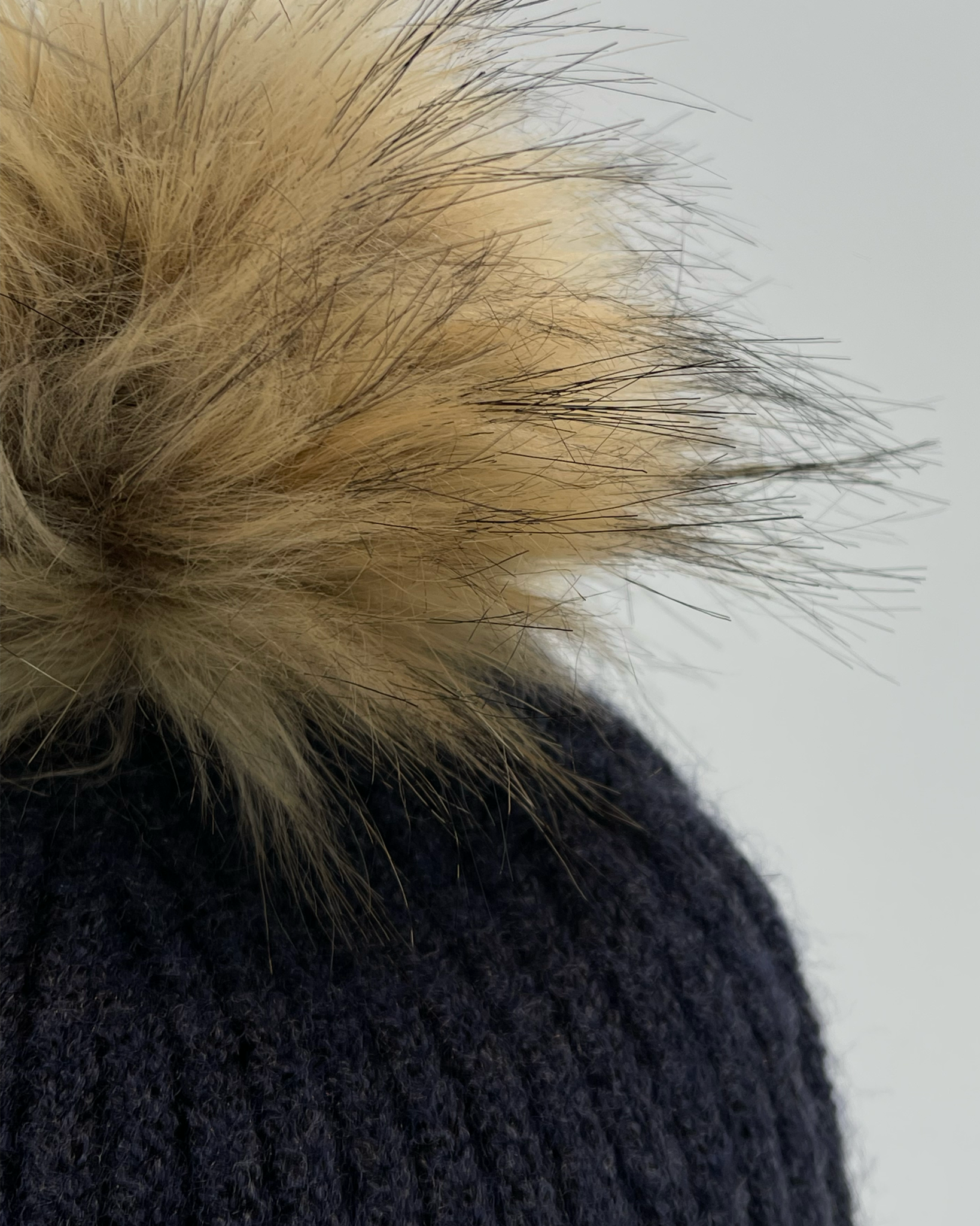 POM BEANIE NAVY