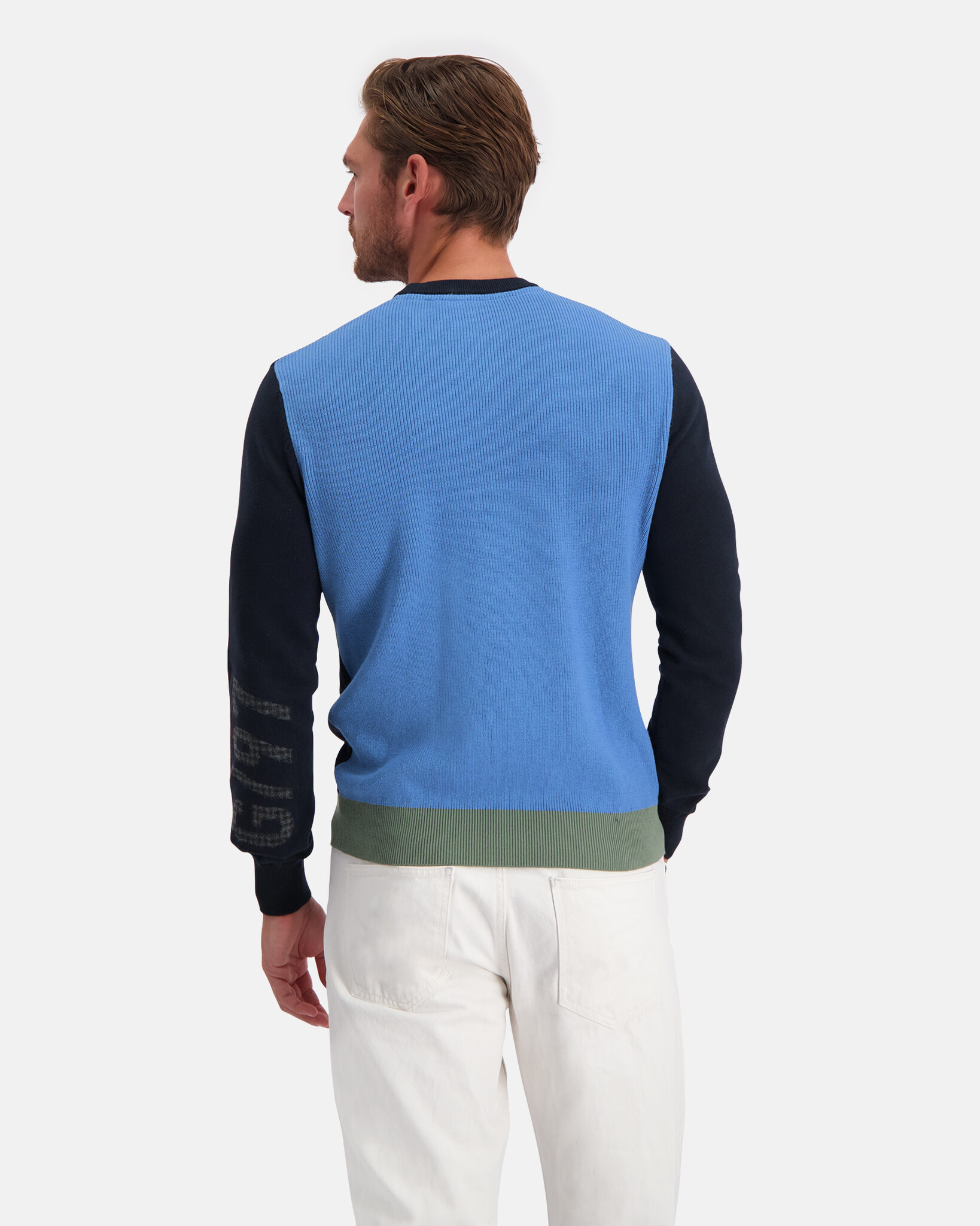 Round neck cotton cashmere pullover with contrasting back pannel and intarsia artwork