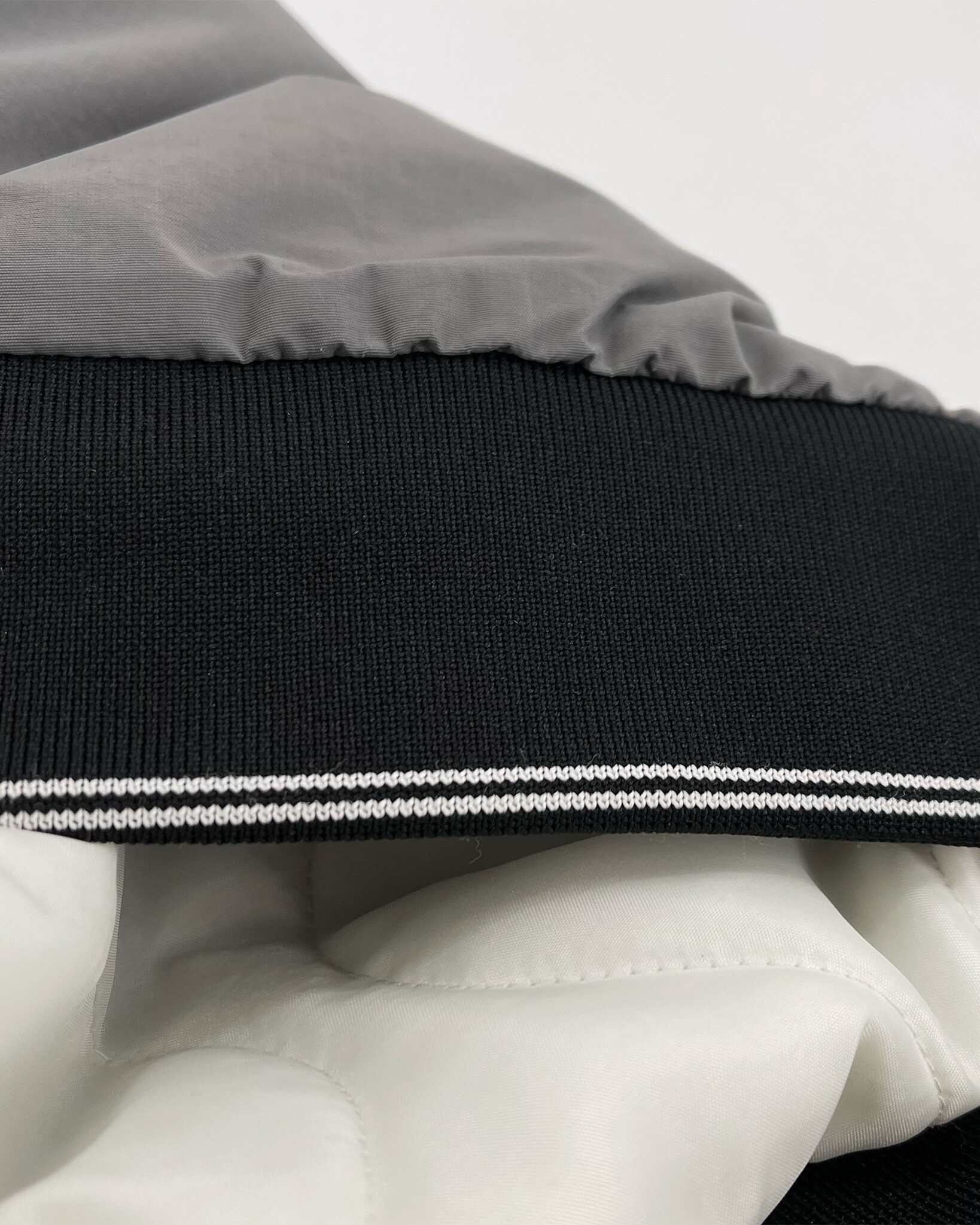 Waterdichte colorblock jas gemaakt van technische 2-laags stof en duurzame REPREVE® padding