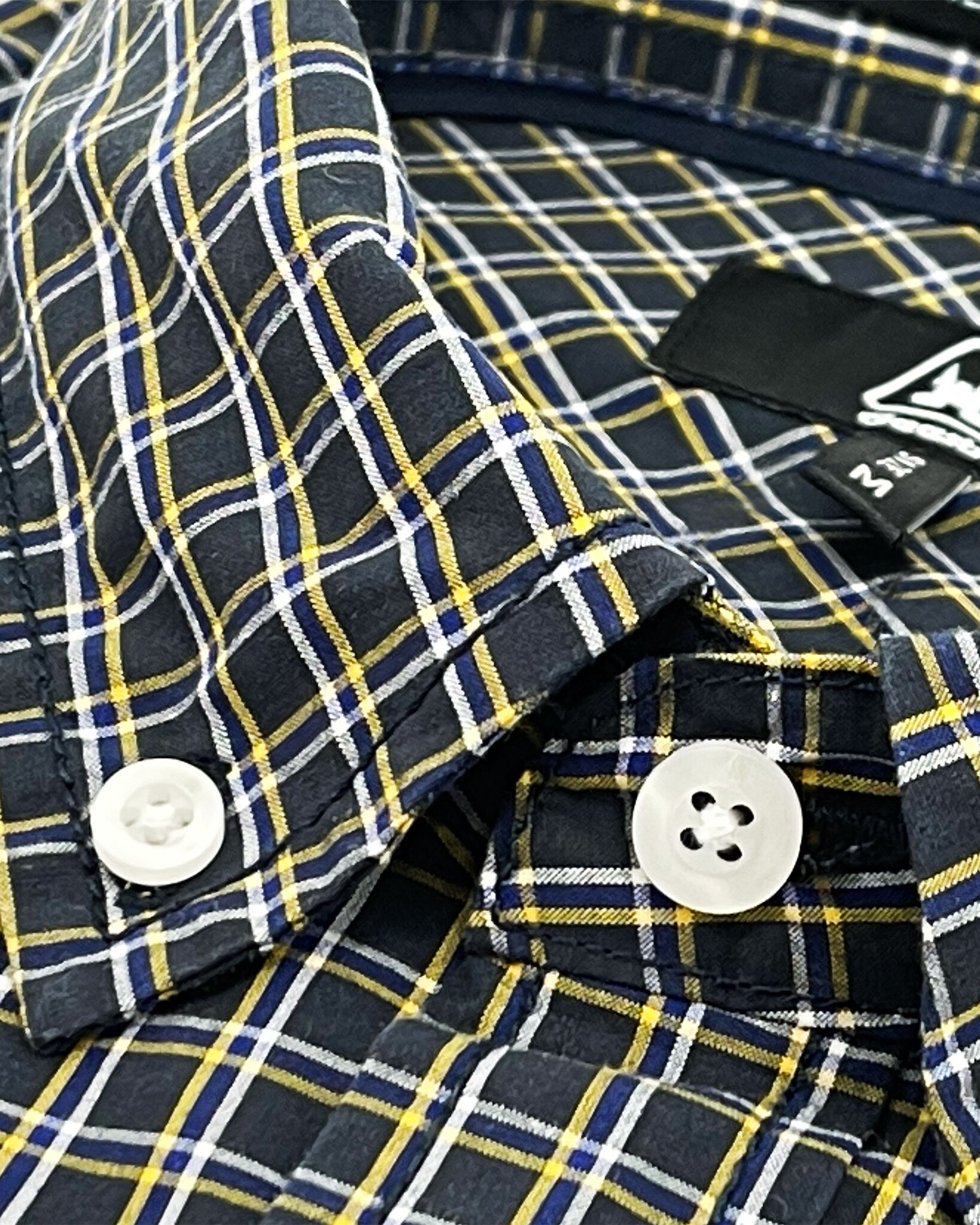 Regular fit 100% cotton yarn dyed check shirt with button-down collar and embroidered trademark logo on chest