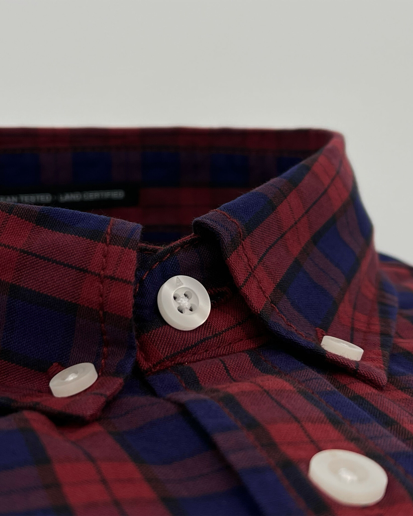 Regular fit 100% cotton, yarn dyed check shirt with button-down collar and contrast embroidered trademark logo on chest