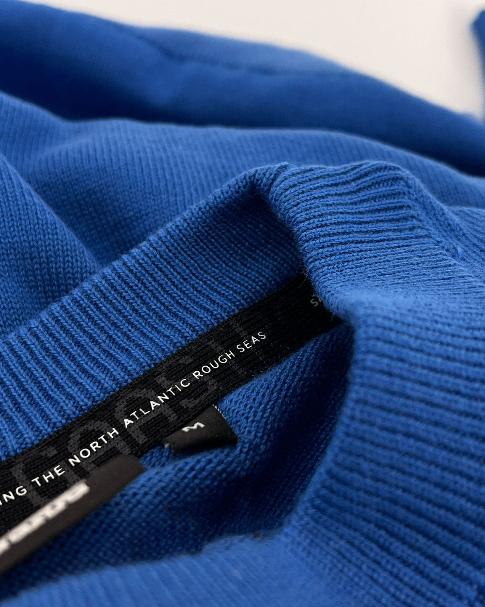 Ronde hals trui van luxe zijde-katoenmix met trademark logo borduur