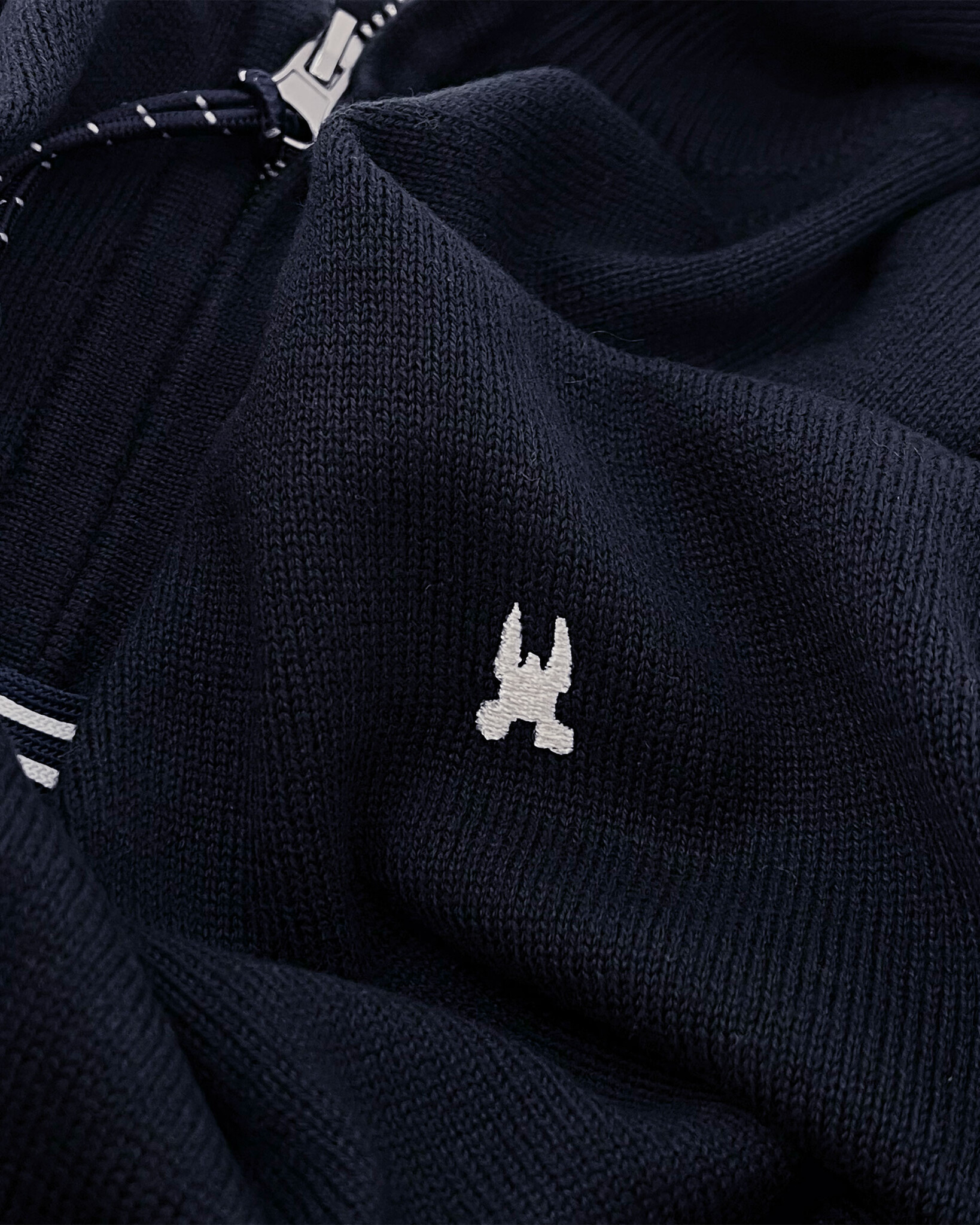 Troyer Pullover aus Seide-Baumwolle mischung und Logo auf der Brust