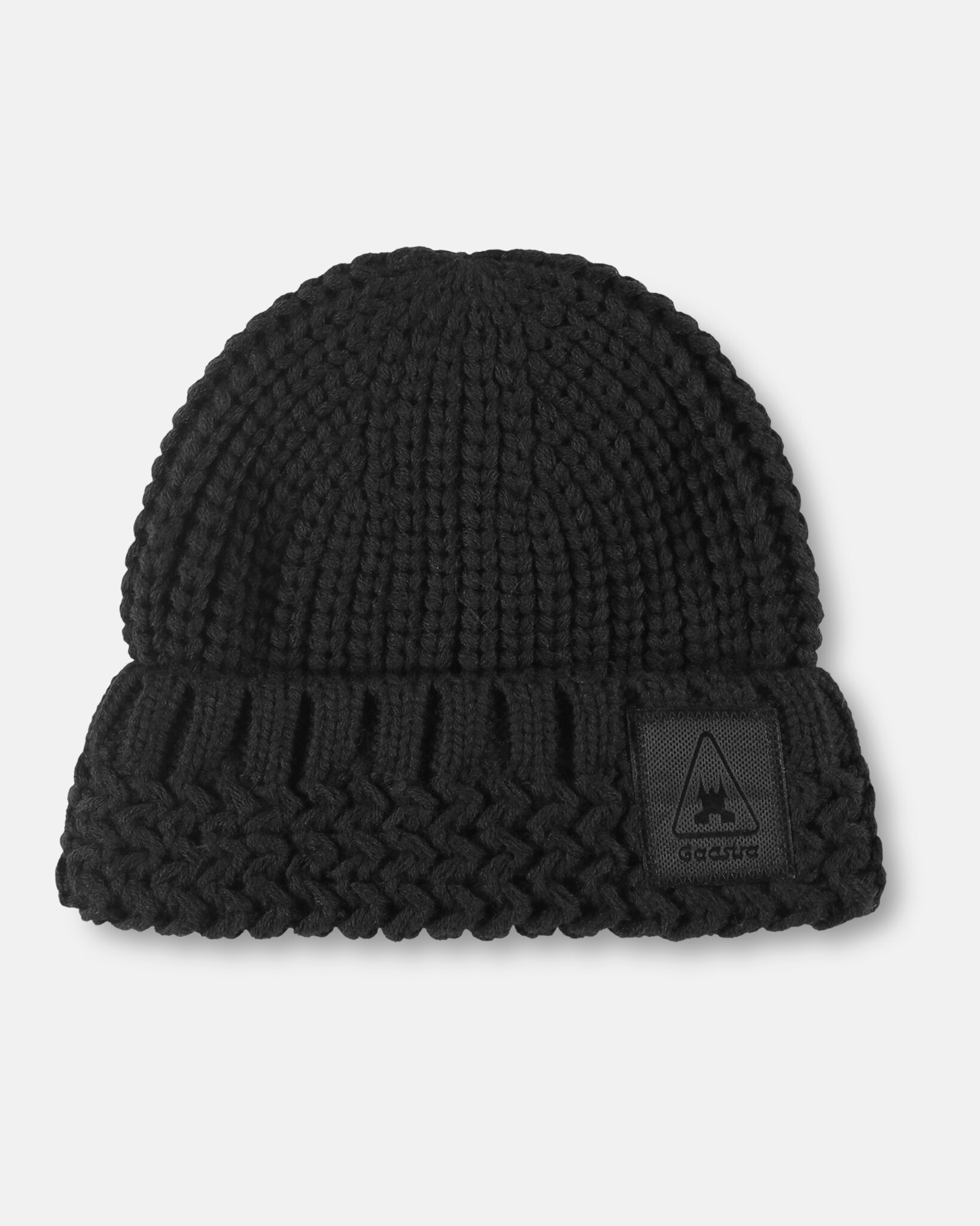 Heavy knitted yarn dyed beanie made from sustainable Polylana® fiber mix with trademark logo