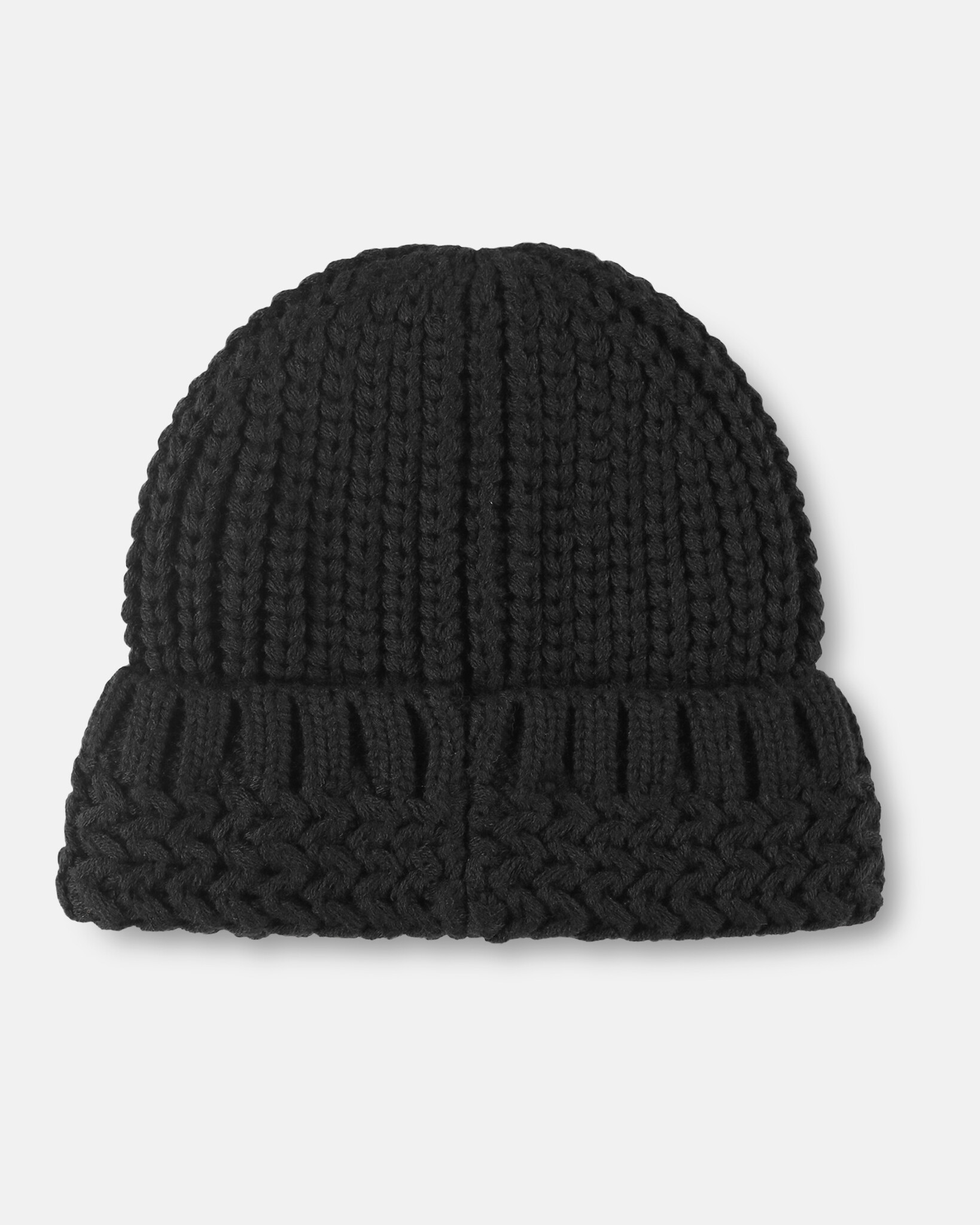 Heavy knitted yarn dyed beanie made from sustainable Polylana® fiber mix with trademark logo