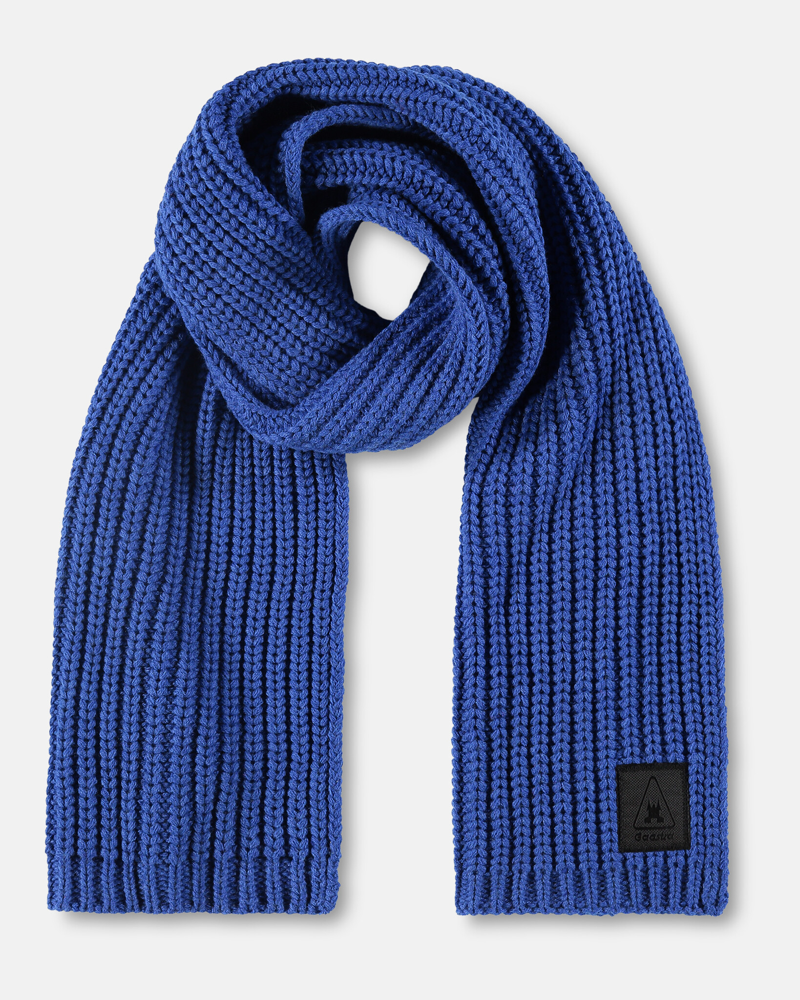 Heavy knitted yarn dyed scarf made from sustainable Polylana® fiber mix with trademark logo