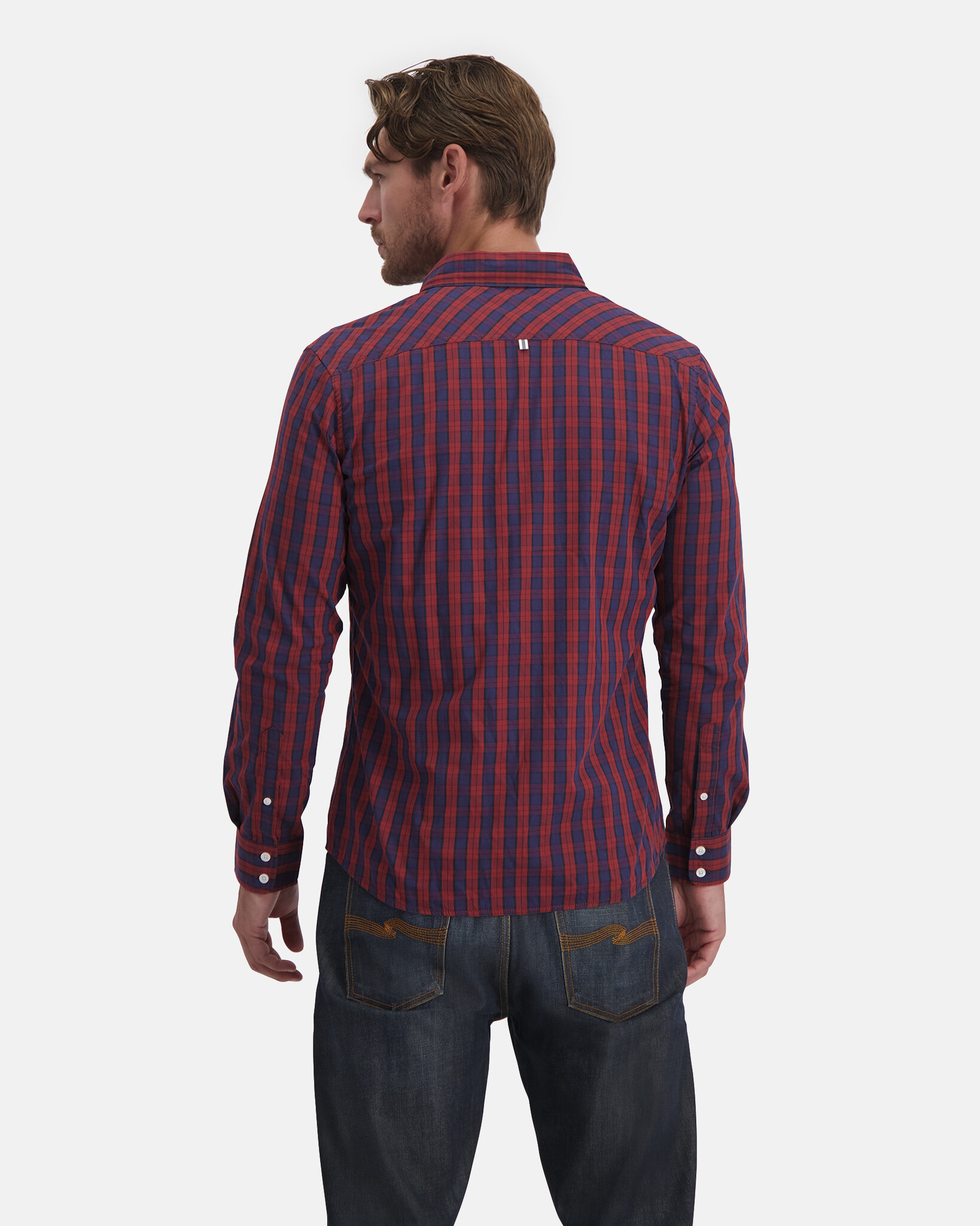 Regular fit 100% cotton, yarn dyed check shirt with button-down collar and contrast embroidered trademark logo on chest