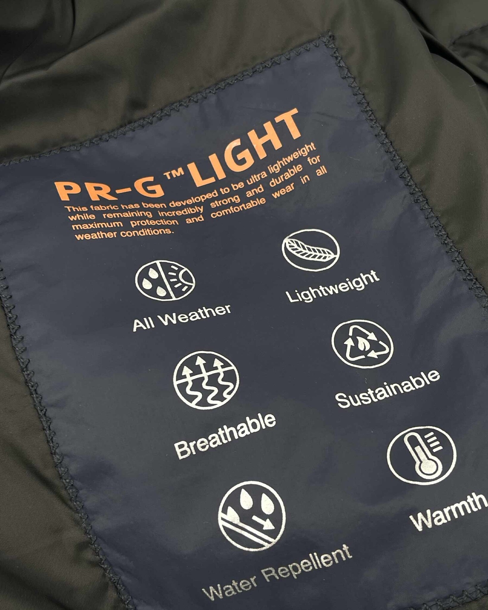 Mens Lightweight, water repellent puffer jacket with 100% recycled fabric and REPREVE®  filling