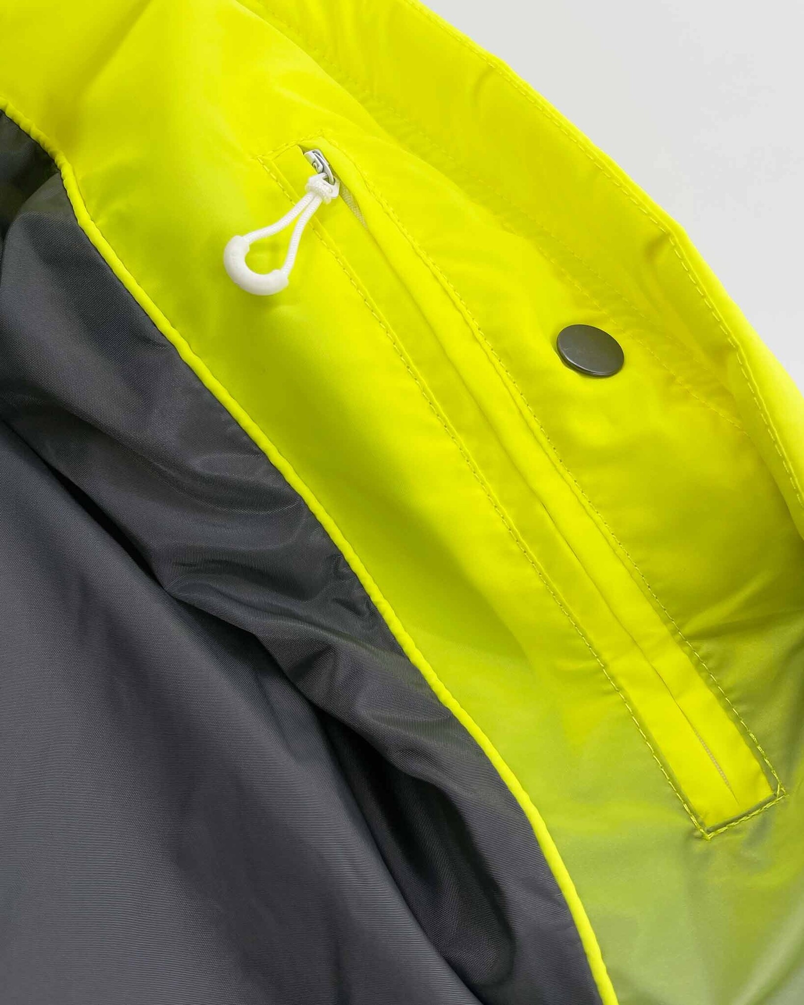 Statement-Stück Puffer Jacke mit farbreflektierendem Effekt, nachhaltigem REPREVE®-Füllung und Stehkragen