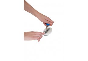 Kleine nagelschaar op blok