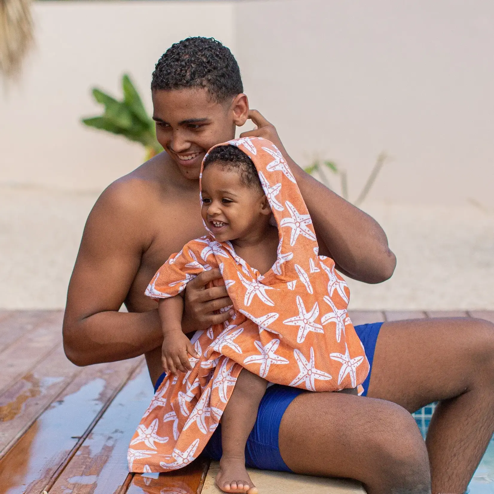 Swim Essentials Swim Essentials hooded beach towel seastars
