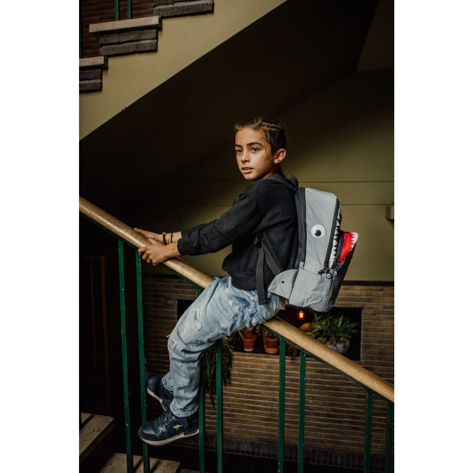 Pick & Pack Shark Shape Backpack M / Visible grey