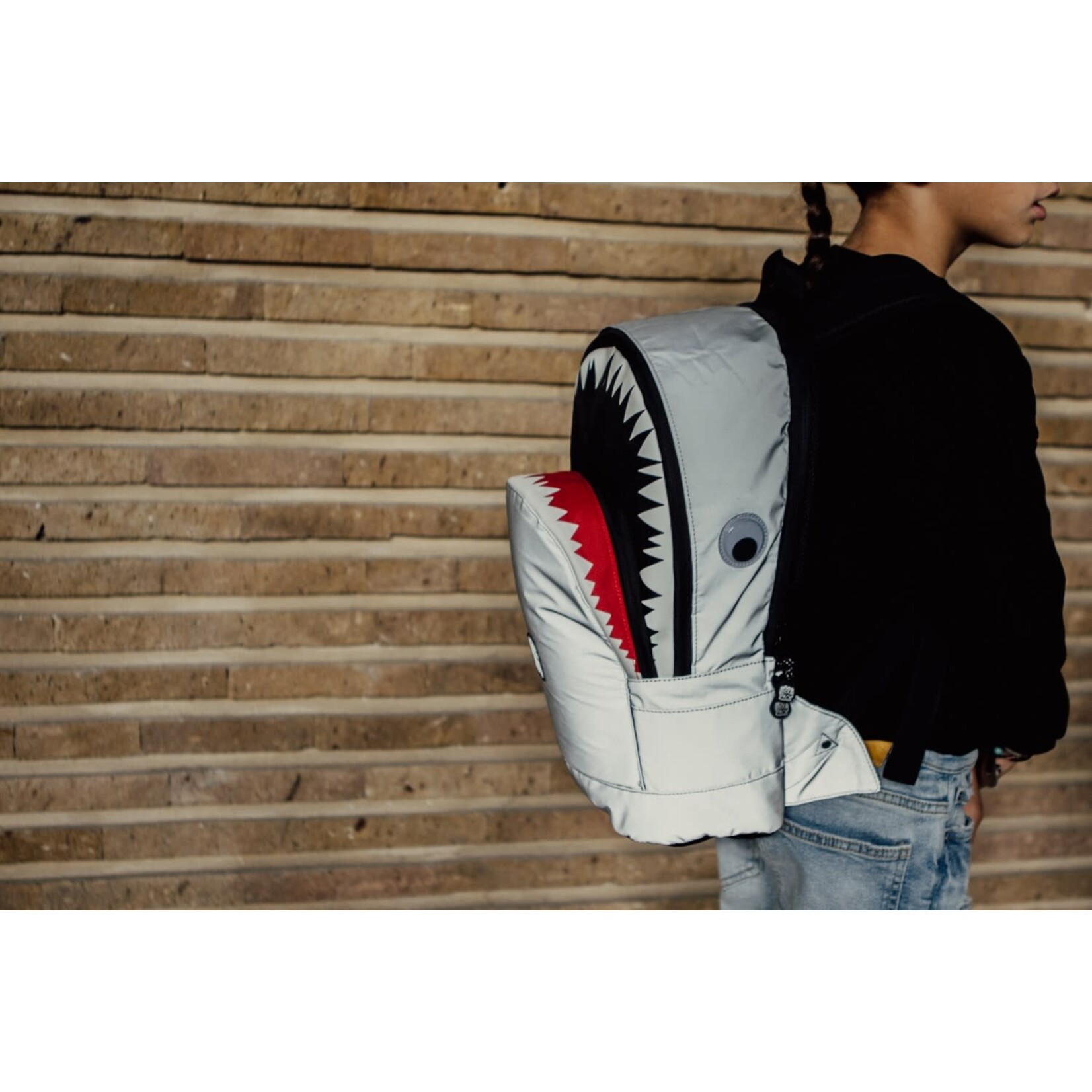Pick & Pack Shark Shape Backpack M / Visible grey