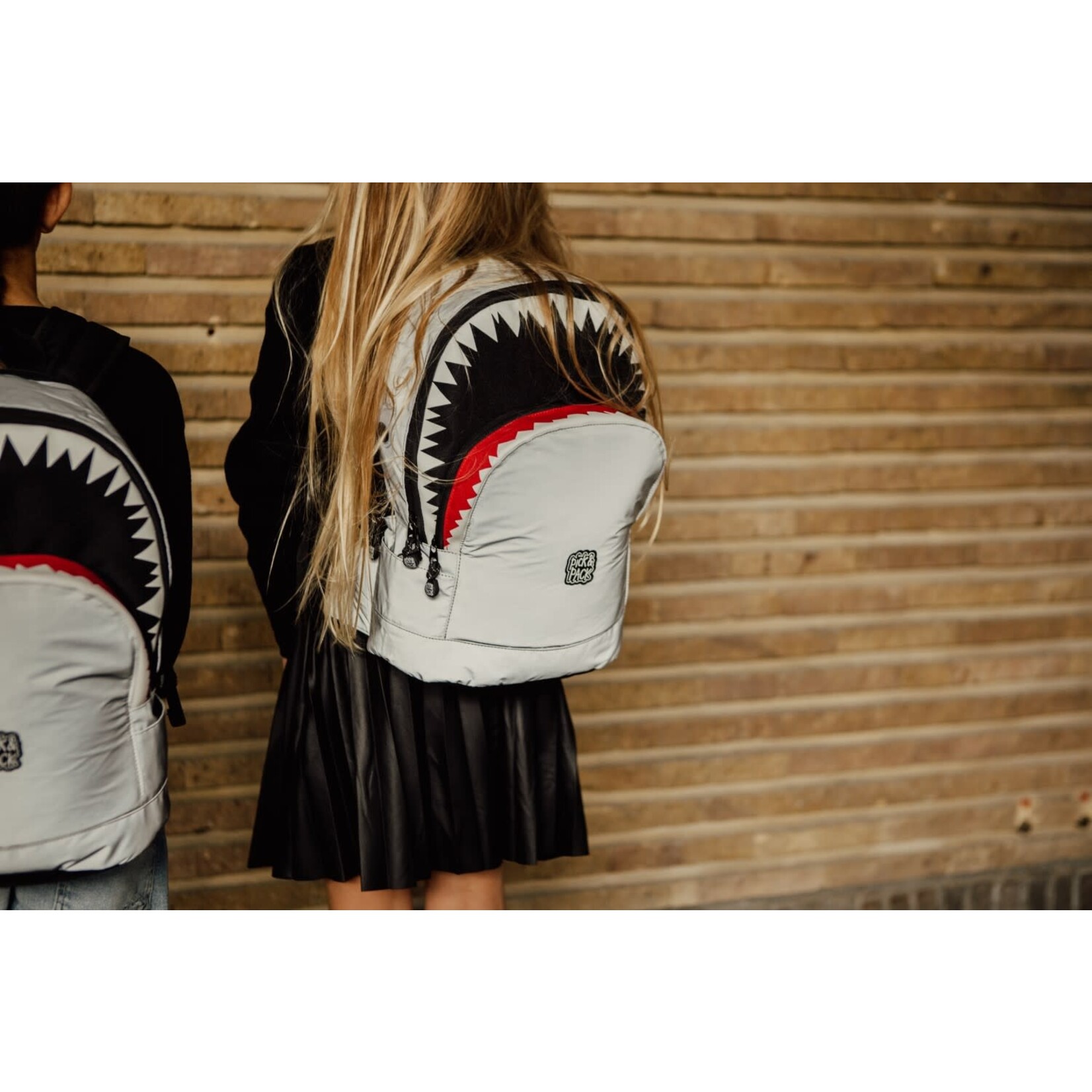 Pick & Pack Shark Shape Backpack M / Visible grey