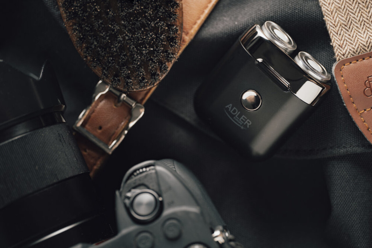 Adler Adler AD 2936 Reisscheerapparaat - USB 2 Koppen Adler Adler AD 2936 Reisscheerapparaat - USB 2 Koppen