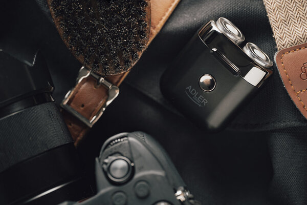 Adler Adler AD 2936 Reisscheerapparaat - USB 2 Koppen Adler Adler AD 2936 Reisscheerapparaat - USB 2 Koppen