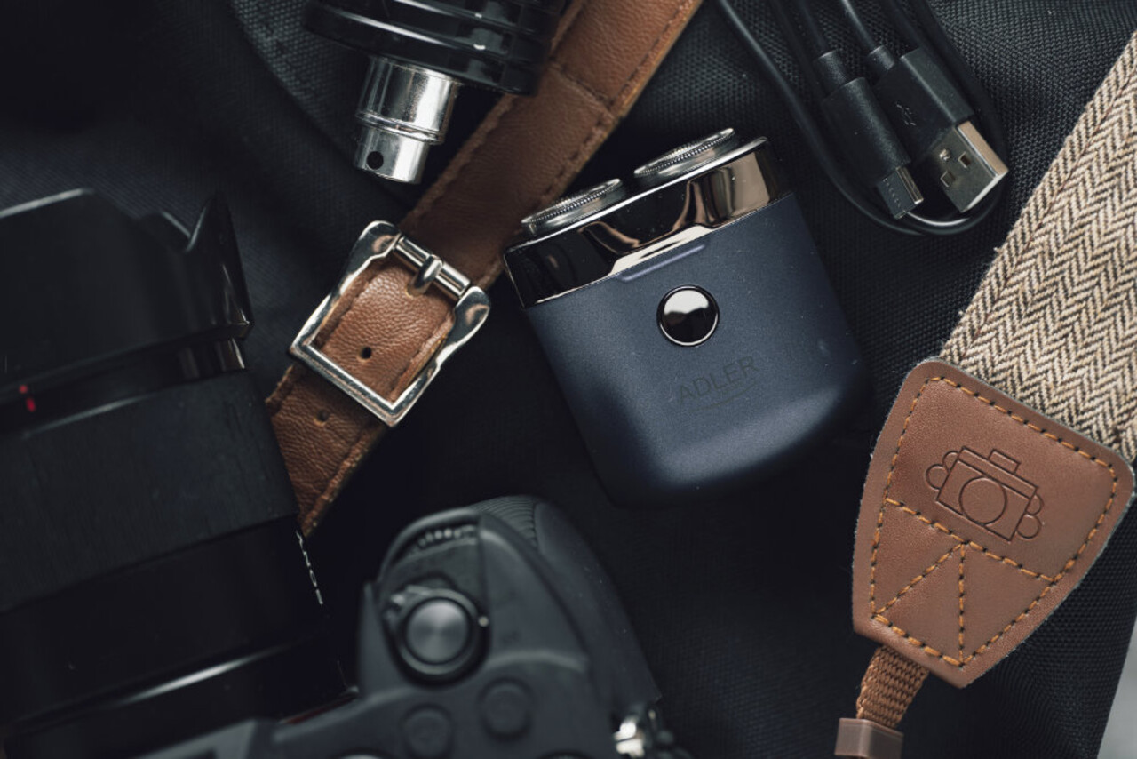 Adler Adler AD 2937 Reisscheerapparaat - USB 2 Koppen Adler Adler AD 2937 Reisscheerapparaat - USB 2 Koppen