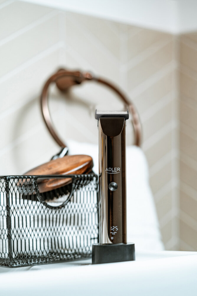 Adler Adler Tondeuse Met LCD Scherm AD 2834 - 60 W