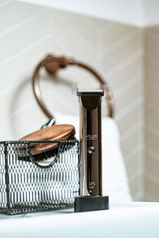 Adler Adler Tondeuse Met LCD Scherm AD 2834 - 60 W