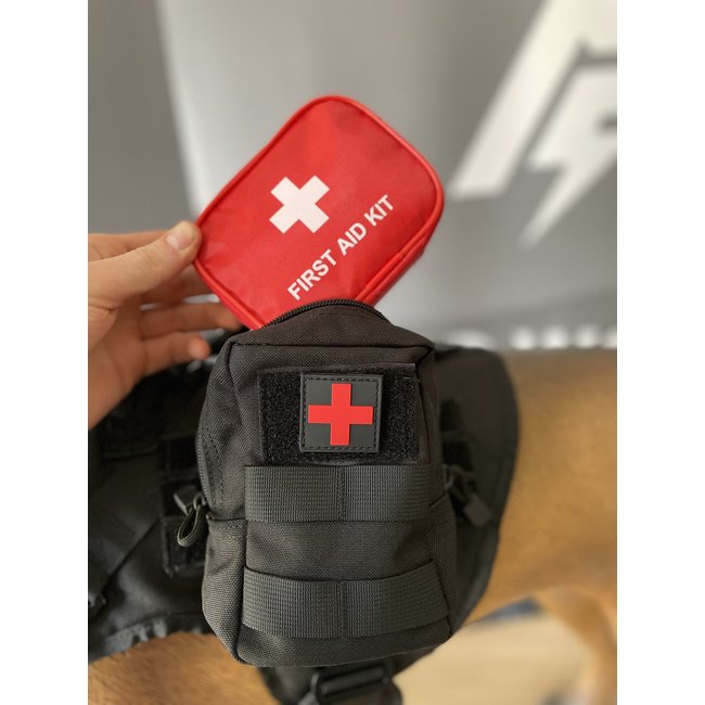 First aid kit + pouch