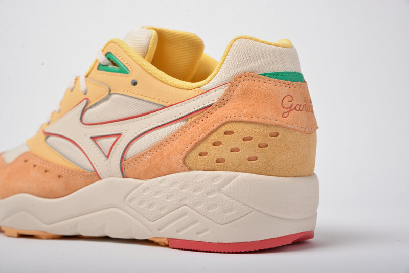 Mizuno Contender x Ceizer 'Garde la Pêche' Orange White Peach