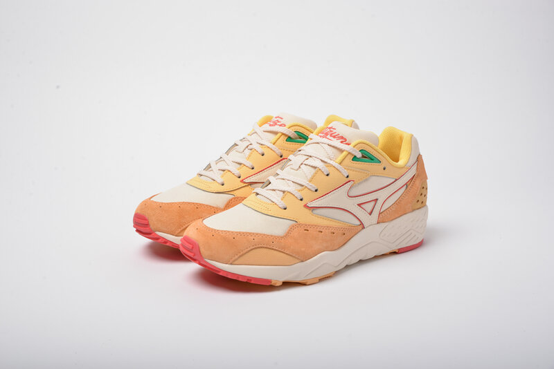 Mizuno Contender x Ceizer 'Garde la Pêche' Orange White Peach