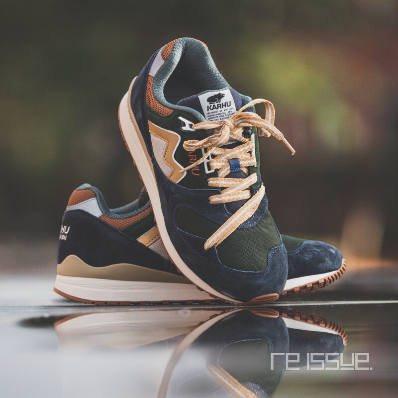 Karhu Synchron Classic India Ink Kombu Green